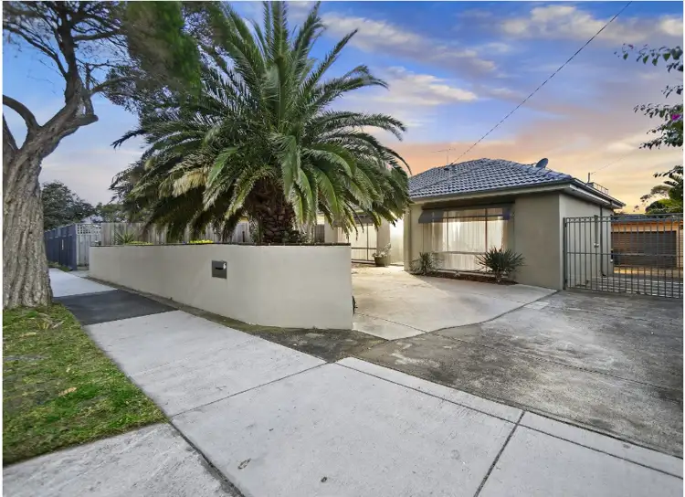 6 Golden Avenue, Bonbeach VIC 3196