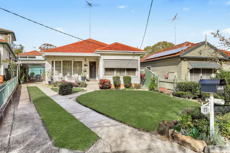 17 Roseanne Avenue, Roselands NSW 2196