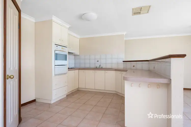 Fourth view of Homely house listing, 2 Carlyle Court, Boulder WA 6432