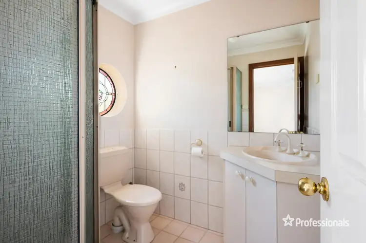 Sixth view of Homely house listing, 2 Carlyle Court, Boulder WA 6432