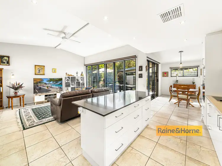 10 Robin Crescent, Woy Woy NSW 2256