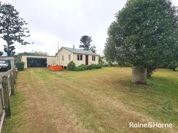 10 Irvine Street, Kairi QLD 4872