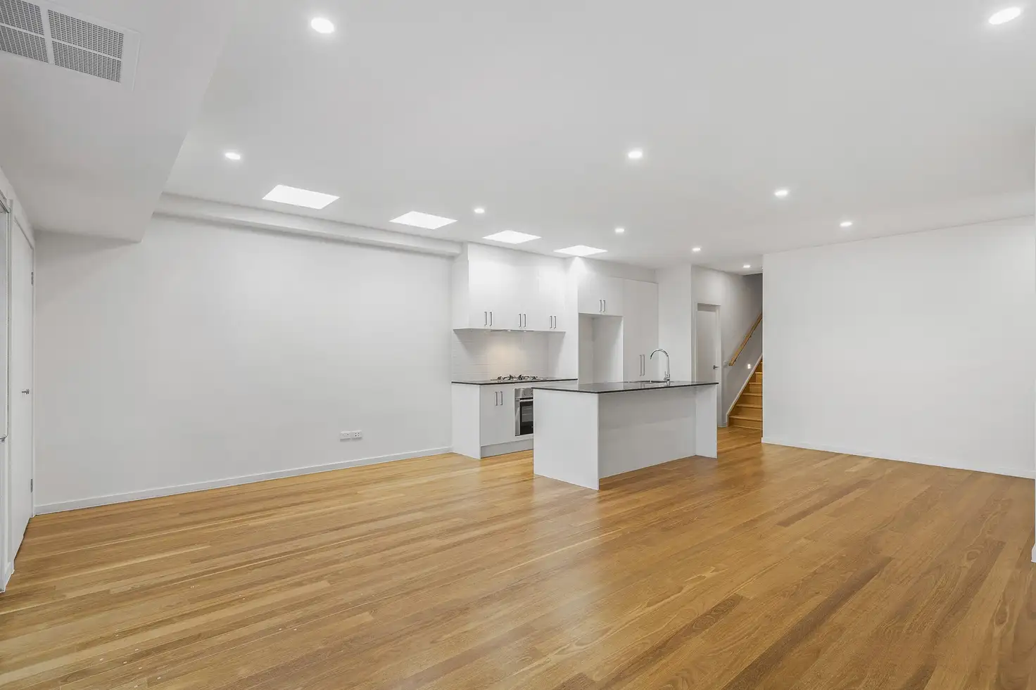 Main view of Homely townhouse listing, 2/223 Woods Street, Newport VIC 3015