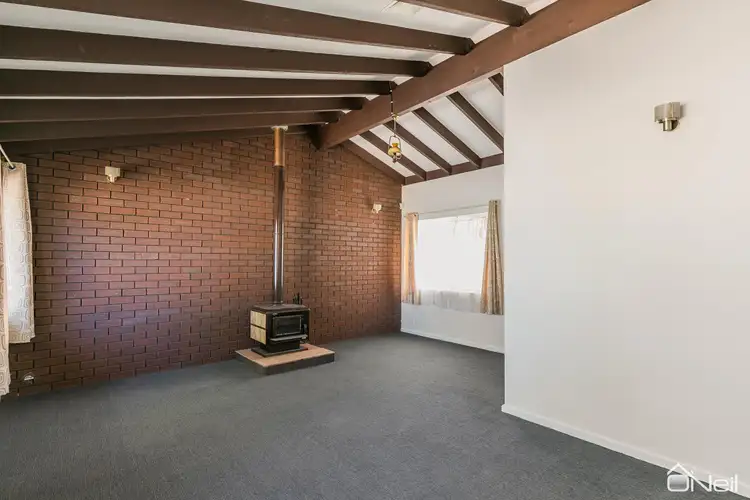 Second view of Homely house listing, 8 Elm Close, Camillo WA 6111