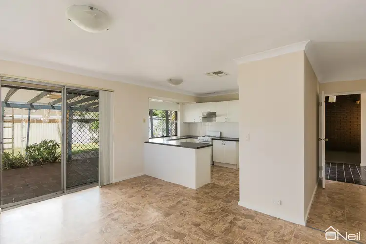 Fifth view of Homely house listing, 8 Elm Close, Camillo WA 6111