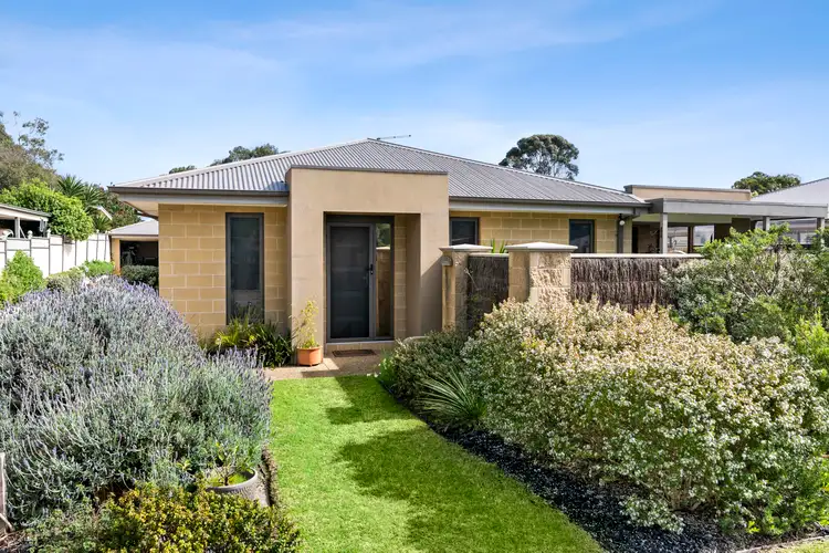 Main view of Homely unit listing, 1/14 Anne Street, Rosebud VIC 3939