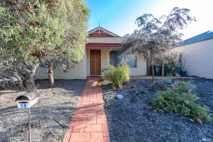 18 Laredo Bend, Port Kennedy WA 6172