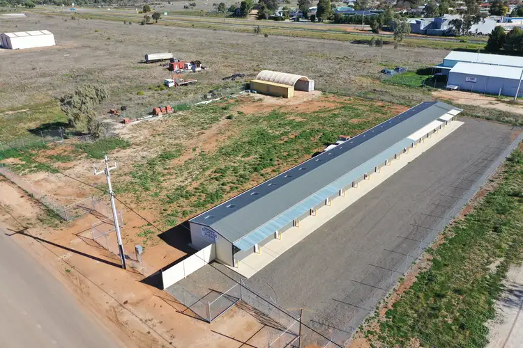 25-29 Collins Street, Hillston NSW 2675