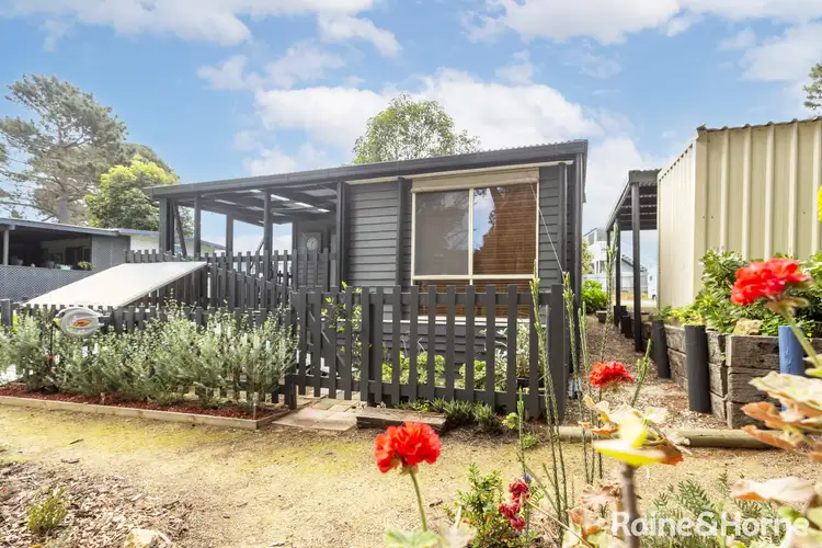 Cabin 30/4 Madsen St, Hindmarsh Island SA 5214