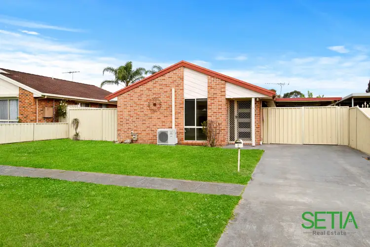 9 Woodley Cres, Glendenning NSW 2761