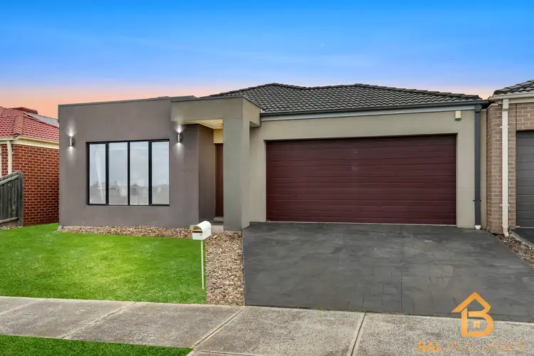 Second view of Homely house listing, 27 Basinview Drive, Tarneit VIC 3029