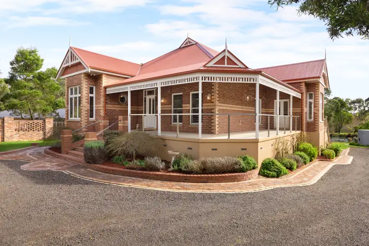 18 Blackwattle Lane, Woodend VIC 3442