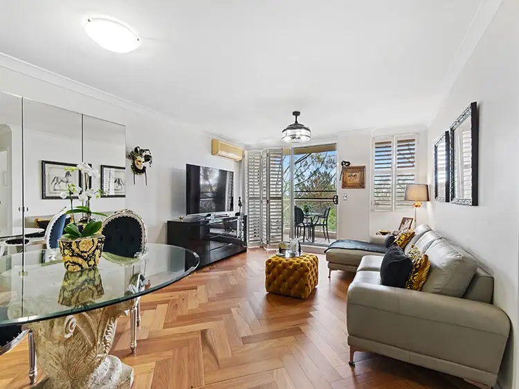 10 Wentworth Drive