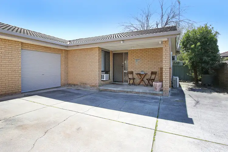 2/4 Kambora Court, Lavington NSW 2641