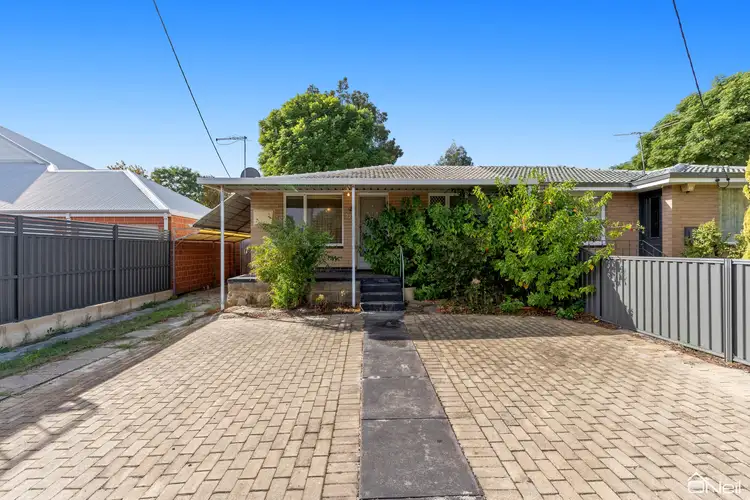 52A Schruth Street North, Kelmscott WA 6111