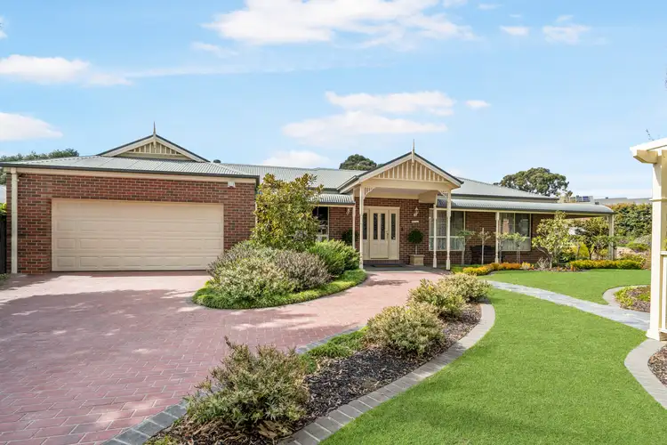 2 Wattle Drive, Sunbury VIC 3429