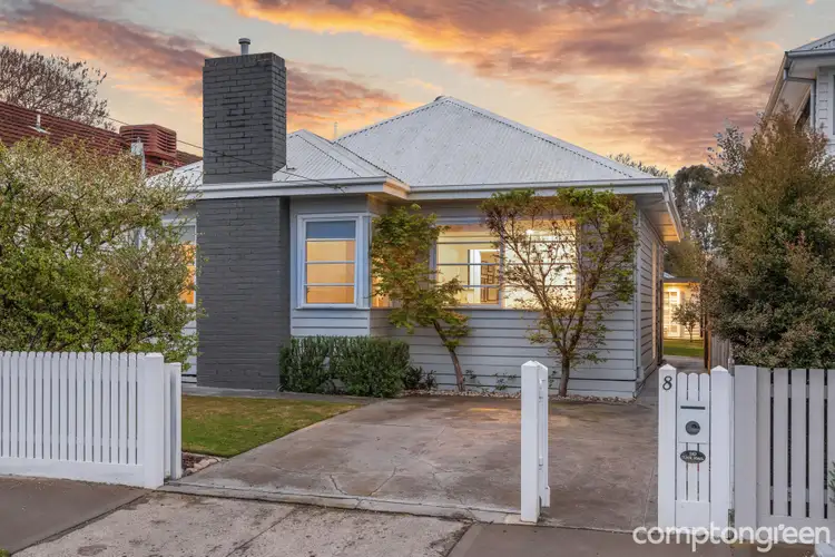 8 River Street, Newport VIC 3015