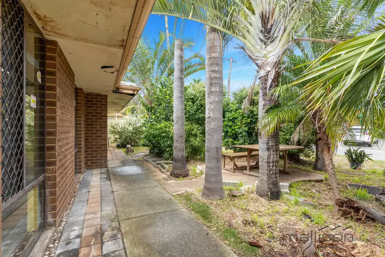 8 Briggs Place, Armadale WA 6112