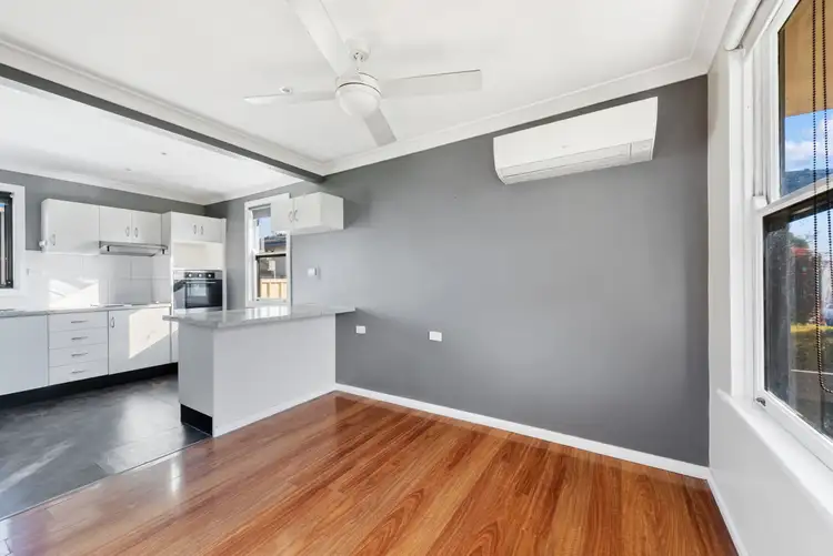 Fourth view of Homely house listing, 7 Kirkton Crescent, Woodberry NSW 2322