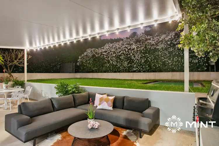 8/6 Columba Place, Peppermint Grove WA 6011