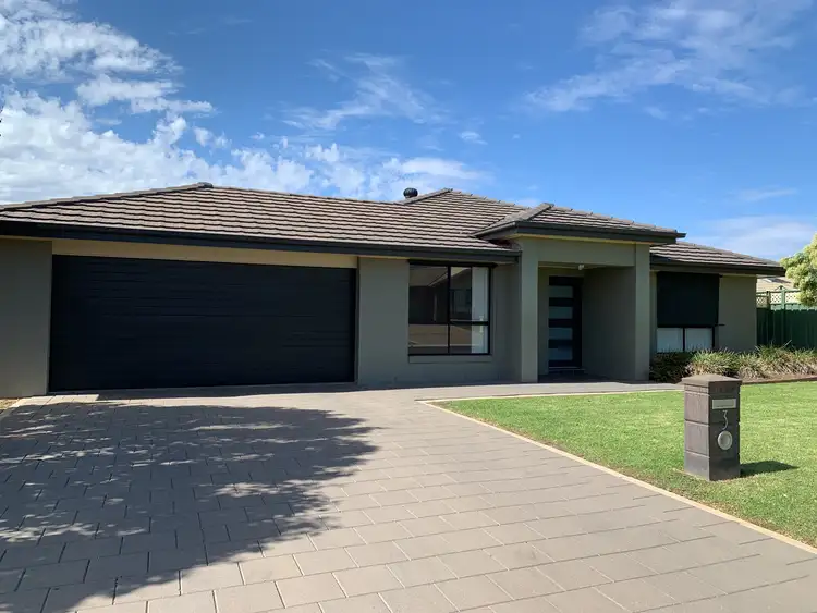 3 Shetland Avenue