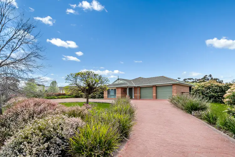 4 Berrydale Road, Sunbury VIC 3429