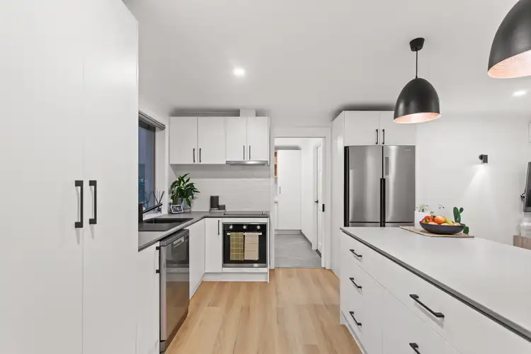 Fourth view of Homely unit listing, 121 Warrawee Circuit, Frankston VIC 3199