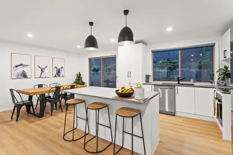 Fifth view of Homely unit listing, 121 Warrawee Circuit, Frankston VIC 3199