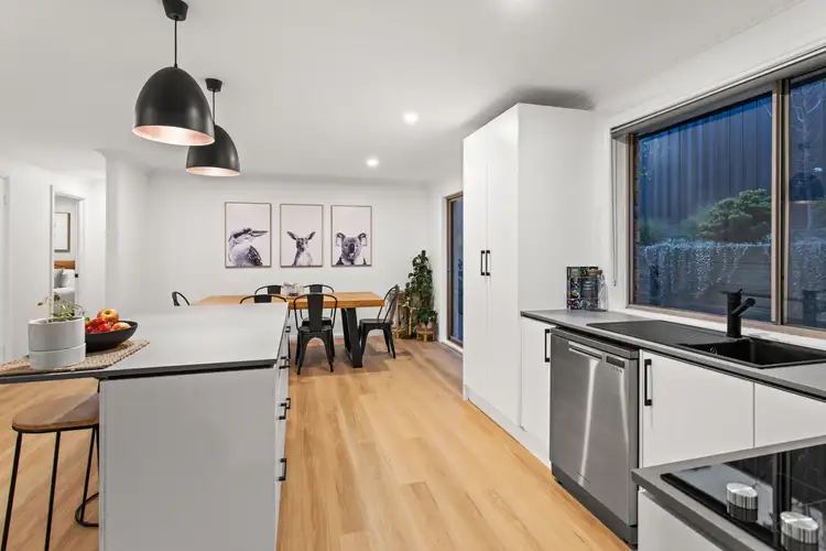 Sixth view of Homely unit listing, 121 Warrawee Circuit, Frankston VIC 3199
