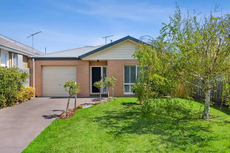 110 Fifth Avenue, Rosebud VIC 3939