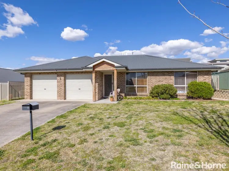 8A Blaxland Drive, Llanarth NSW 2795