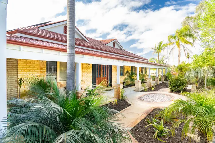 11 Newbury Close, Henley Brook WA 6055