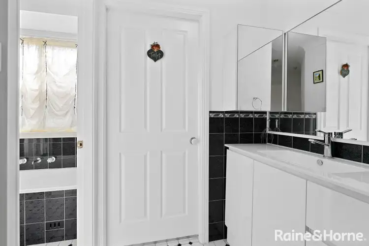 Fifth view of Homely house listing, 6 Pampas Close, Claremont Meadows NSW 2747