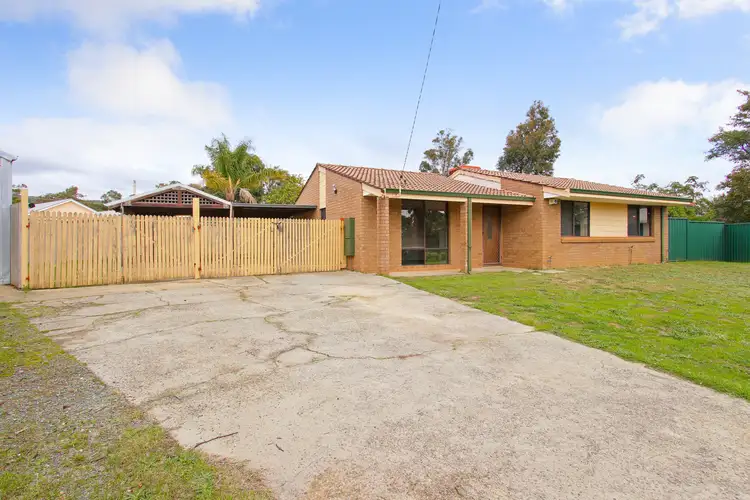 11 Pollitt Close, Armadale WA 6112