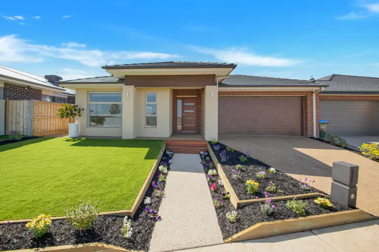 44 Butterscotch Esplanade, Manor Lakes VIC 3024