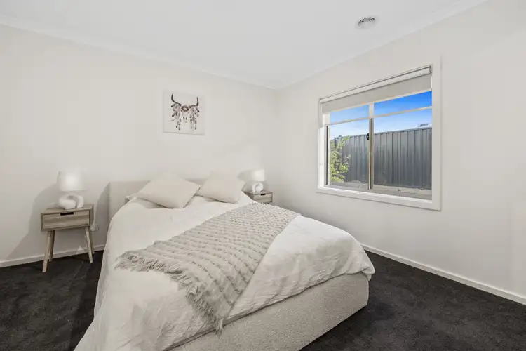 Sixth view of Homely house listing, 33 Sundance Promenade, Pakenham VIC 3810