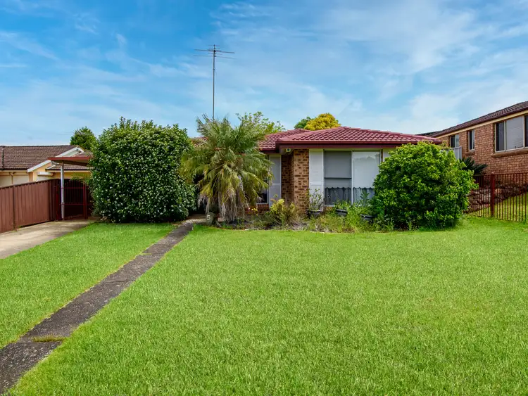 5 Leicester Way, St Clair NSW 2759