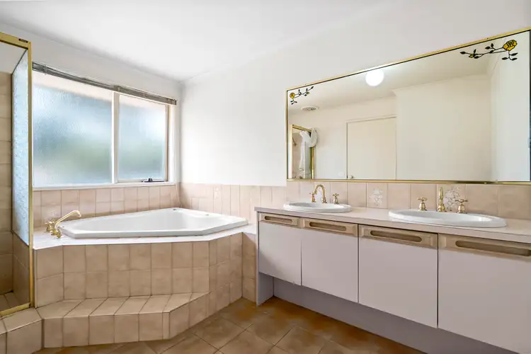 Sixth view of Homely house listing, 19 Kerri Court, Sunbury VIC 3429