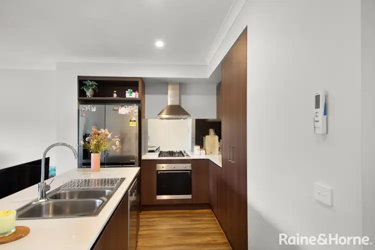 Sixth view of Homely house listing, 8 Magenta Walk, Tarneit VIC 3029