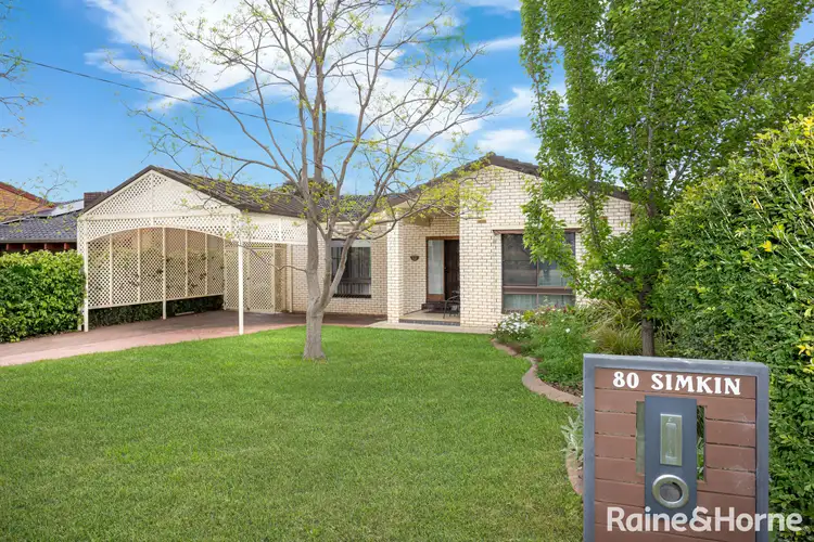 80 Simkin Crescent, Kooringal NSW 2650