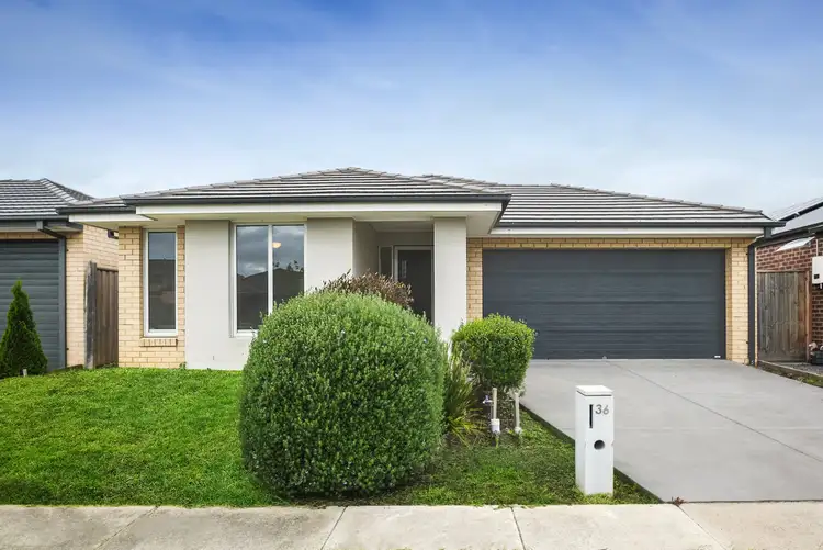 36 Fenway Boulevard, Clyde North VIC 3978