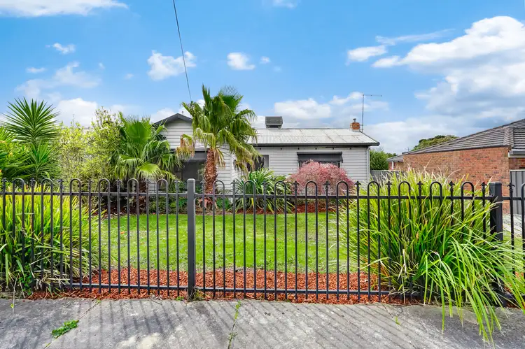 16 Clarke Street, Ararat VIC 3377
