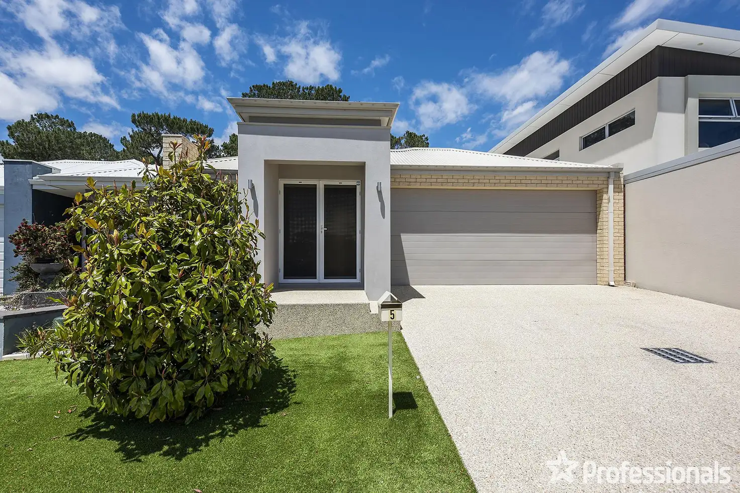 Main view of Homely house listing, 5 Isla Place, Piara Waters WA 6112