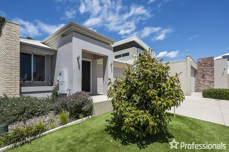 Second view of Homely house listing, 5 Isla Place, Piara Waters WA 6112