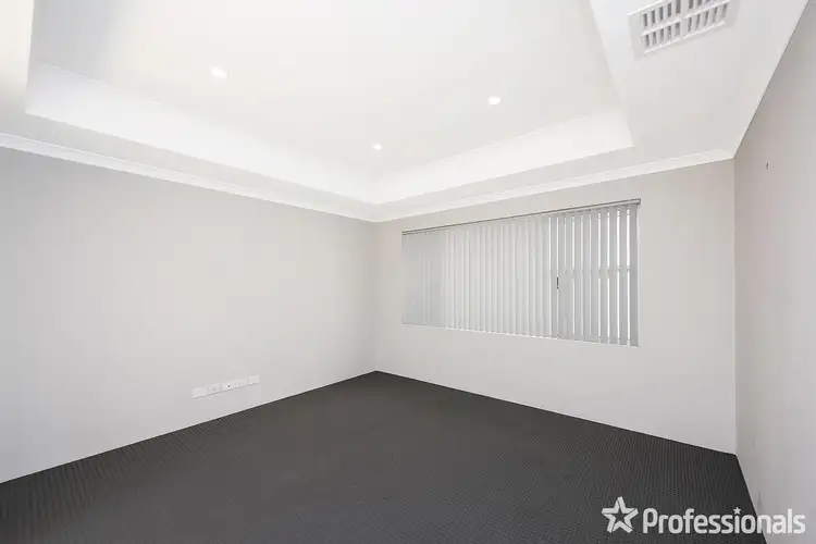 Fifth view of Homely house listing, 5 Isla Place, Piara Waters WA 6112