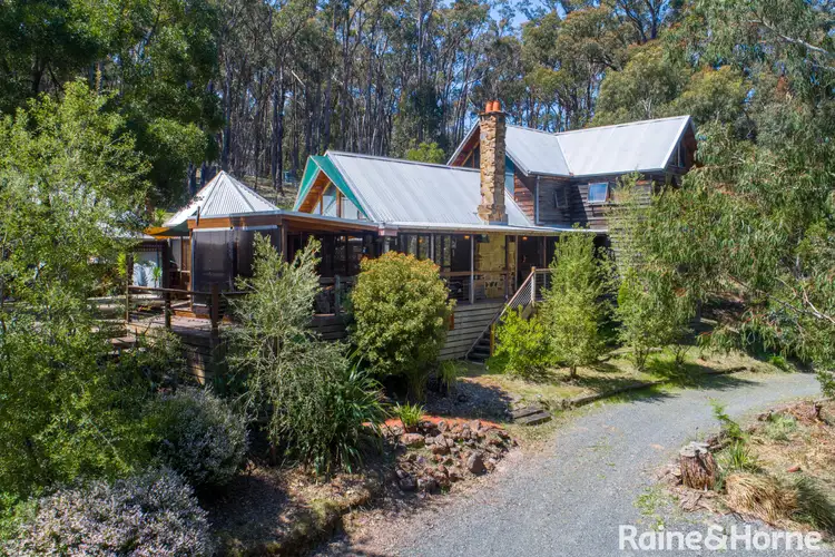 90 Ellandee Crescent, Macedon VIC 3440