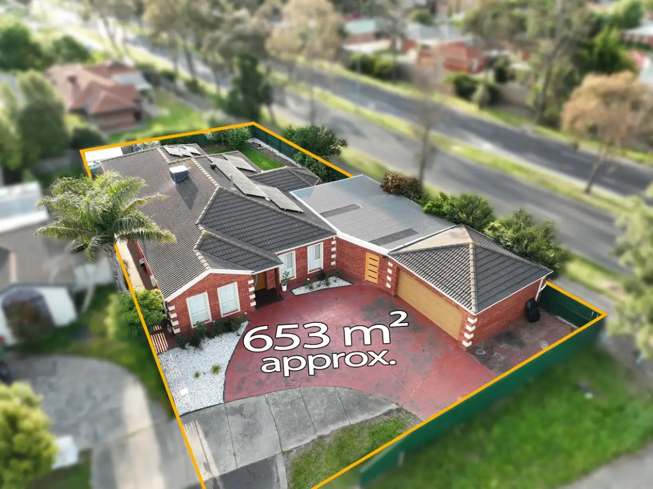 Main view of Homely house listing, 33 Edgecombe Way, Roxburgh Park VIC 3064