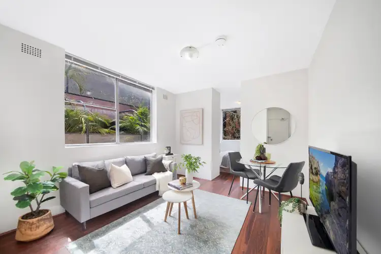 2/18 Clifford Street, Mosman NSW 2088