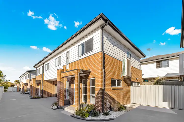 2/109 Canberra Street, Oxley Park NSW 2760