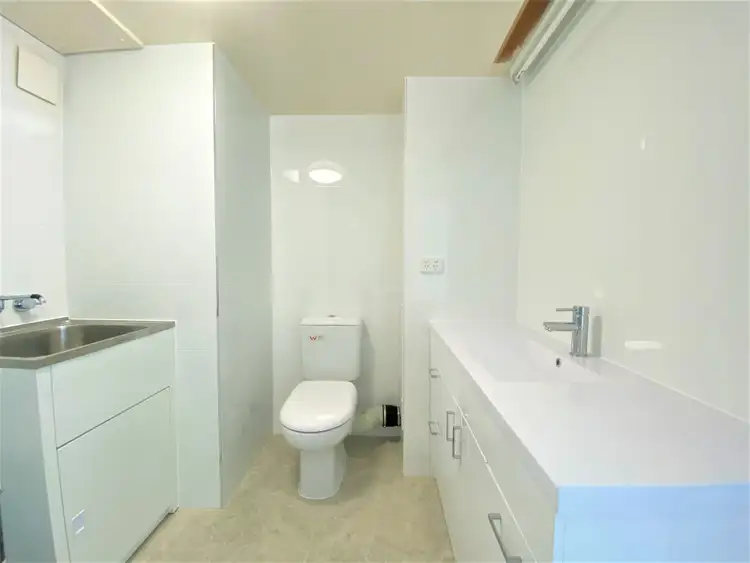 Fifth view of Homely unit listing, 10 Vista Street, Surfers Paradise QLD 4217